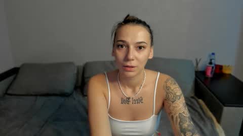 Snapshot of gravitation777 chatting on 03/04/26, 12:05 Anna online show from 03/04/26, 12:05