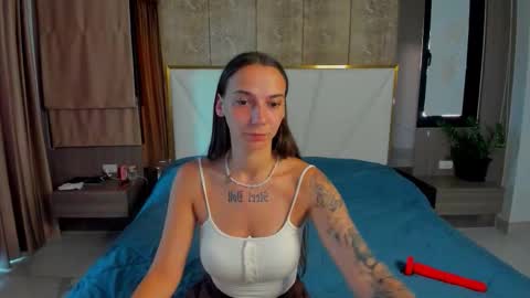 Snapshot of gravitation777 chatting on 03/15/26, 01:55 Anna online show from 03/15/26, 01:55