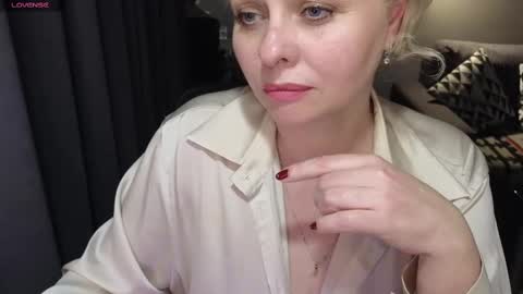 Snapshot of gray_swann chatting on 02/26/25, 11:26 Ray online show from 02/26/25, 11:26