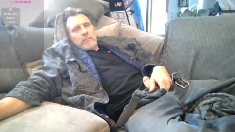 Snapshot of graylonewolf chatting on 01/14/26, 07:19 Gray lone wolf online show from 01/14/26, 07:19