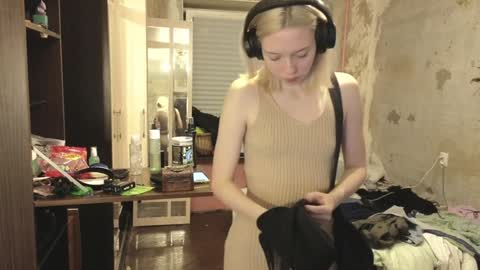 Snapshot of graylovescookies chatting on 12/21/24, 11:24 graylovescookies online show from 12/21/24, 11:24