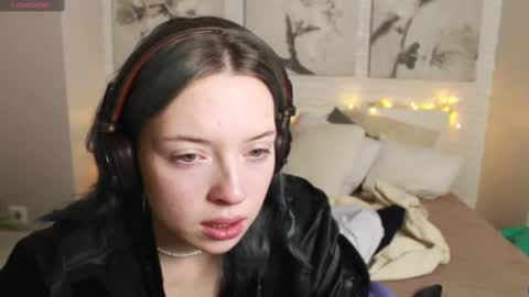 Snapshot of graylovescookies chatting on 02/23/25, 03:29 graylovescookies online show from 02/23/25, 03:29