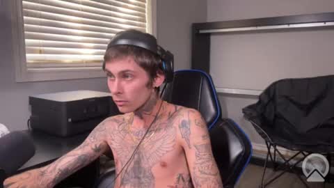 Snapshot of greatheavy chatting on 11/04/25, 04:39 Mr. Heavy online show from 11/04/25, 04:39