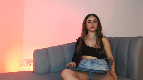 Snapshot of grecia_rouse chatting on 02/03/25, 01:30  GRECIA  online show from 02/03/25, 01:30