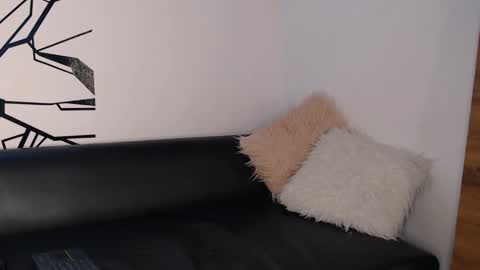 Snapshot of grecia_rouse chatting on 02/27/25, 02:42  GRECIA  online show from 02/27/25, 02:42