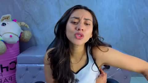 Snapshot of grecia_soler_a chatting on 06/25/26, 01:04 Grecia online show from 06/25/26, 01:04