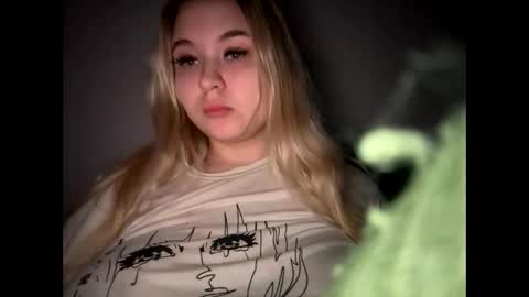 Lina 3 online show from 04/21/26, 07:06