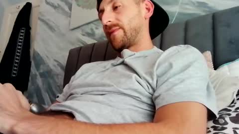 Snapshot of greendiamon chatting on 10/27/25, 09:57 greendiamon online show from 10/27/25, 09:57