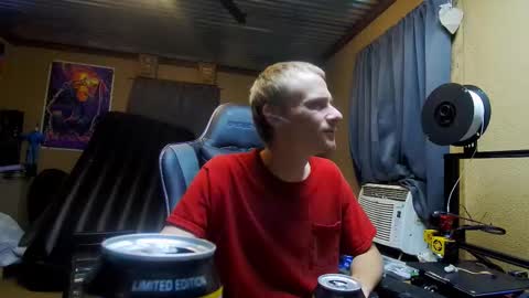 Snapshot of greenlungs8195 chatting on 09/09/25, 12:15 Greenlungs8195 online show from 09/09/25, 12:15