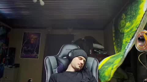 Snapshot of greenlungs8195 chatting on 11/14/25, 09:46 Greenlungs8195 online show from 11/14/25, 09:46