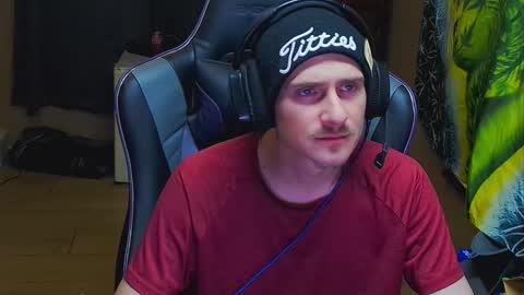 Snapshot of greenlungs8195 chatting on 11/25/25, 06:52 Greenlungs8195 online show from 11/25/25, 06:52