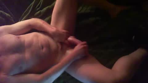 Snapshot of greenrooster1 chatting on 01/09/26, 09:01 greenrooster1 online show from 01/09/26, 09:01