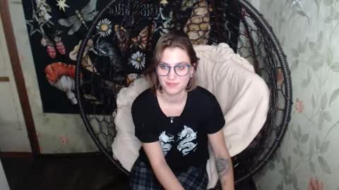 Lina online show from 10/04/25, 04:16