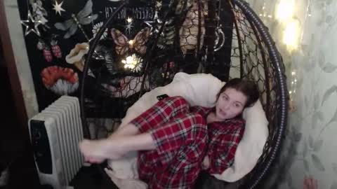 Lina online show from 11/10/25, 12:37