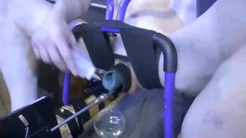 Snapshot of gregbball1 chatting on 10/16/25, 01:50 electrogee1 online show from 10/16/25, 01:50