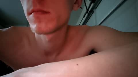 Snapshot of gregor454 chatting on 03/18/26, 08:06 Roger454 online show from 03/18/26, 08:06