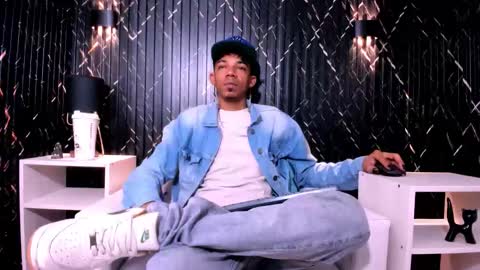 Snapshot of gregory_sforza chatting on 10/28/25, 12:19 GregorySforza online show from 10/28/25, 12:19