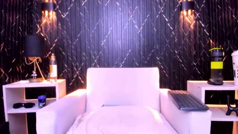 Snapshot of gregory_sforza chatting on 10/29/25, 03:03 GregorySforza online show from 10/29/25, 03:03