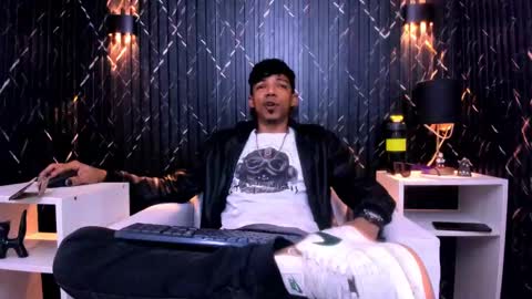 Snapshot of gregory_sforza chatting on 11/01/25, 12:18 GregorySforza online show from 11/01/25, 12:18