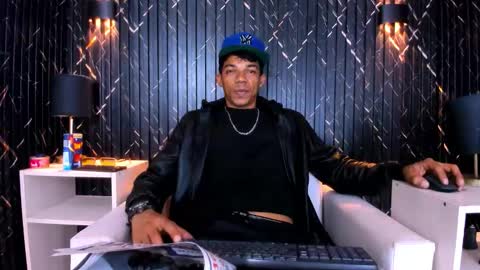 Snapshot of gregory_sforza chatting on 12/15/25, 05:06 GregorySforza online show from 12/15/25, 05:06