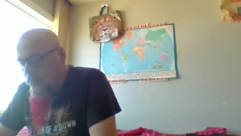 Snapshot of gregrev chatting on 06/25/26, 08:24 gregrev online show from 06/25/26, 08:24