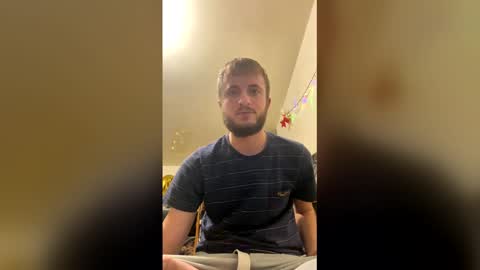 Snapshot of grek32x chatting on 12/15/25, 07:51 Grek32X online show from 12/15/25, 07:51