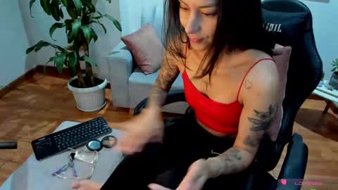 Snapshot of greta_miss chatting on 02/04/25, 02:07  Emmy  online show from 02/04/25, 02:07