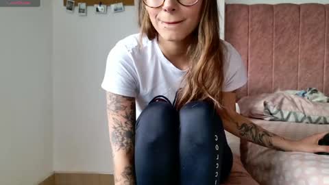 Snapshot of greta_miss chatting on 04/22/26, 07:59 Emmy online show from 04/22/26, 07:59
