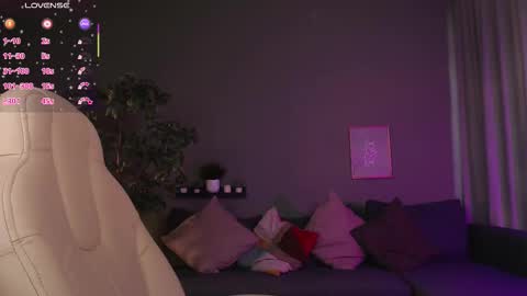 gretchen_mol online show from 10/15/25, 07:41