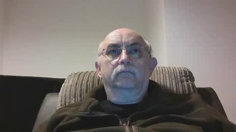 Snapshot of grey_dom chatting on 01/18/26, 04:11 Master Sir online show from 01/18/26, 04:11