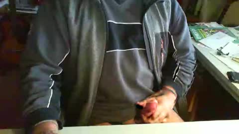 Snapshot of greyhounddog chatting on 12/12/24, 09:19 greyhounddog online show from 12/12/24, 09:19