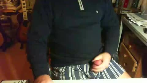 Snapshot of greyhounddog chatting on 01/11/25, 08:43 greyhounddog online show from 01/11/25, 08:43