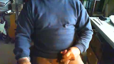 Snapshot of greyhounddog chatting on 09/24/25, 07:55 greyhounddog online show from 09/24/25, 07:55