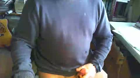 Snapshot of greyhounddog chatting on 01/17/26, 12:43 greyhounddog online show from 01/17/26, 12:43