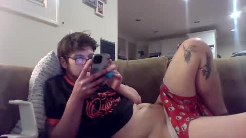 Snapshot of greyvan96 chatting on 02/13/25, 01:26 Perfectlyaveragesavage online show from 02/13/25, 01:26