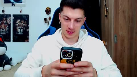 Snapshot of griego01 chatting on 12/03/24, 04:14 griego01 online show from 12/03/24, 04:14