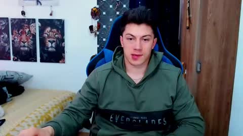 Snapshot of griego01 chatting on 12/17/24, 05:58 griego01 online show from 12/17/24, 05:58