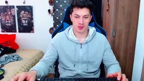 Snapshot of griego01 chatting on 12/18/24, 06:46 griego01 online show from 12/18/24, 06:46