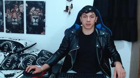 Snapshot of griego01 chatting on 03/03/25, 02:36 griego01 online show from 03/03/25, 02:36