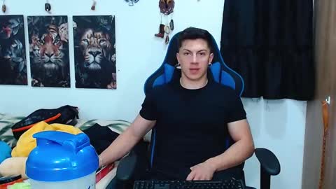 Snapshot of griego01 chatting on 03/11/25, 04:32 griego01 online show from 03/11/25, 04:32