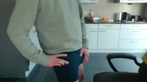 Snapshot of griesie chatting on 12/20/24, 10:38 Griesie online show from 12/20/24, 10:38