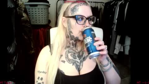 Snapshot of grindhouseho chatting on 04/19/26, 03:39 Grindhouse online show from 04/19/26, 03:39