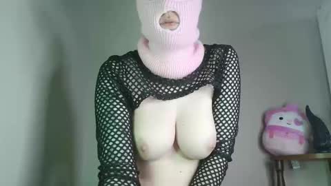 grippy_box online show from 11/03/25, 07:48