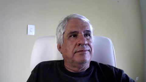 Snapshot of grisa01 chatting on 02/11/25, 12:37 grisa01 online show from 02/11/25, 12:37