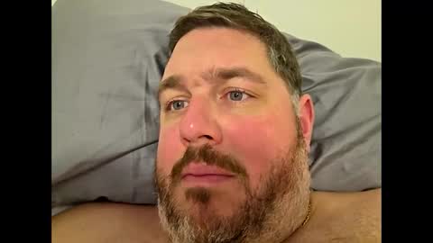 Snapshot of grizzly_uncut chatting on 12/17/25, 04:29 grizzly_uncut online show from 12/17/25, 04:29