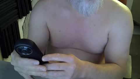 Snapshot of grooce_sub chatting on 06/15/26, 01:35 Grooce online show from 06/15/26, 01:35