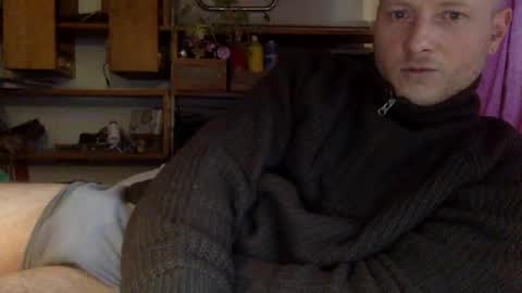 Snapshot of gruendamien chatting on 12/15/25, 01:59 gruendamien online show from 12/15/25, 01:59