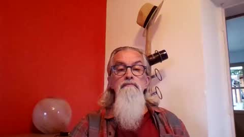 Snapshot of grybear60 chatting on 10/29/25, 10:06 Grybear online show from 10/29/25, 10:06