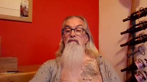 Snapshot of grybear60 chatting on 01/15/26, 08:08 Grybear online show from 01/15/26, 08:08