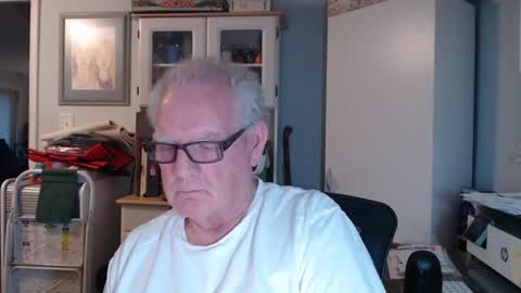 Snapshot of gspotlover1 chatting on 06/06/26, 11:37 Horny Daddy online show from 06/06/26, 11:37